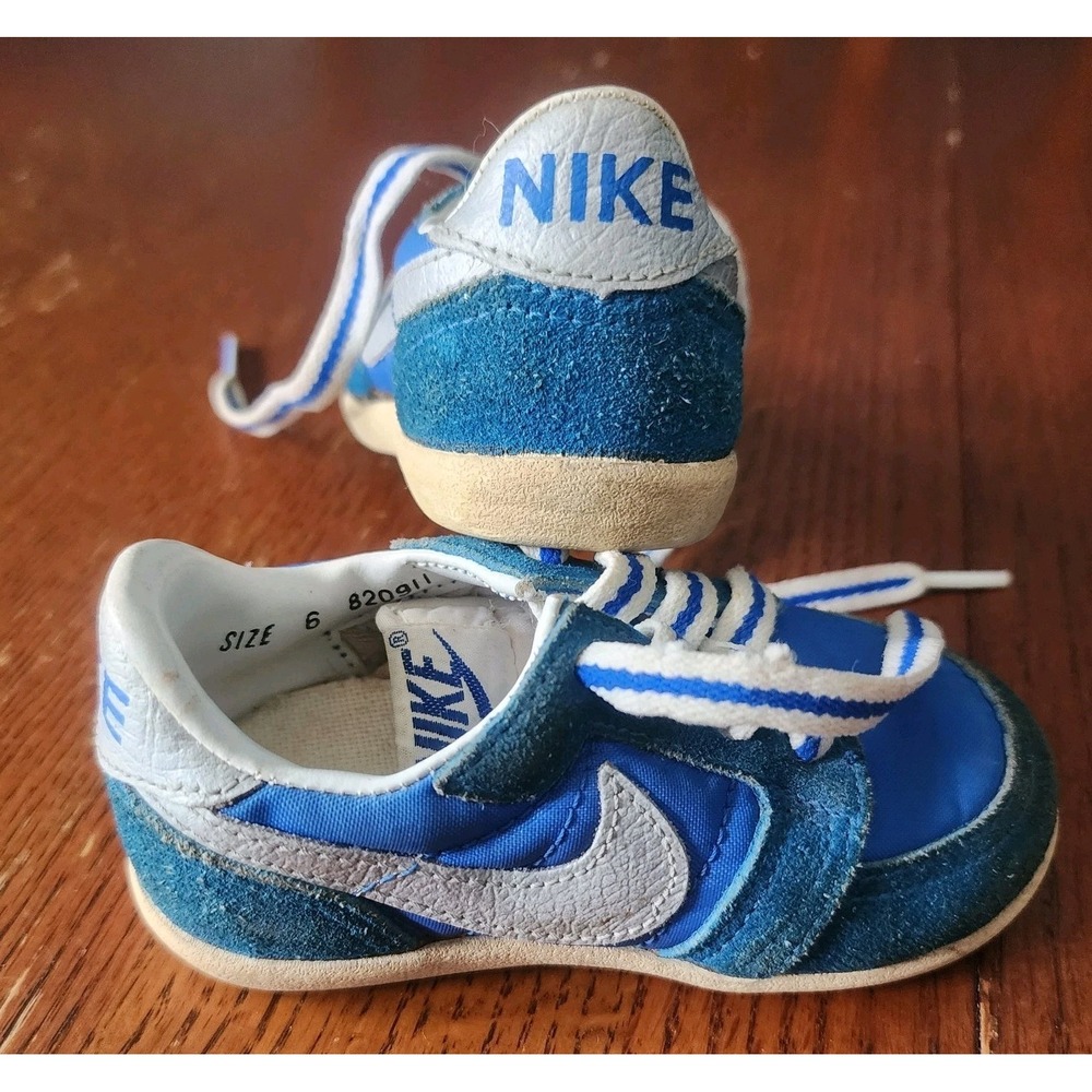 Vintage 1980s  Nike Oceania Kids Size 6 Blue White Nylon Suede 820911 BC